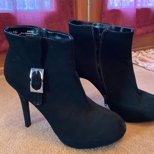 Madeline black booties